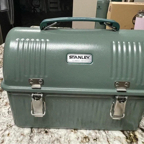 Stanley lunchbox thermos
Stainless Steel - Picture 5 of 13